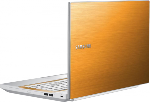 SAMSUNG NB NP300V5A 15.6 LED 1366x768, Core™ i3-2310M Processzor 2.10GHz, 3GB, 320GB, nVidia GT 520MX, Win 7 HPrem 64bit, 6cell, narancs