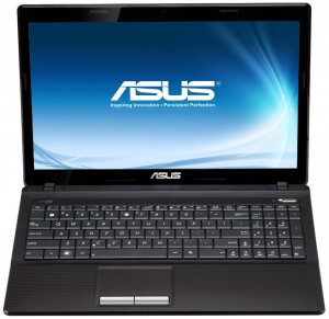 ASUS K53BY-SX218D 15,6col/AMD Dual-Core™ E-450 1,66 GHz/3GB/500GB/DVD író