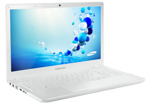 SAMSUNG Ativ Book 4, NP450R5E, 15.6 LED Matt 1366x768, Core™ i5-3230M Processzor, 2.60GHz - 3.20GHz, 4GB, 500GB, HDMI, DSUB, NVIDIA GF 710M 2GB DDR3, Win 8-64bit, 3cell, fehér