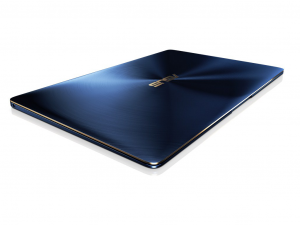 Asus ZenBook 3 UX390UA-GS048T- Kék - 12,5 FHD LED -Windows® 10 Home Intel® Core™ i7-7500U /2,70GHz - 3,50GHz/, 16GB 1866MHz, 512GB PCIe SSD, Intel® HD Graphics 620, WiFi, Bluetooth, Webkamera, Háttérvilágítású billentyűzet, Carry Bag & Dongle (Type C to 