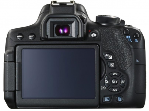 Canon EOS 750D váz + 18-135mm IS STM objektív