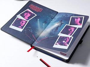 Stranger Things (VHS) A5 jegyzetfüzet