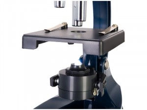 Discovery Centi 02 mikroszkóp és könyv
