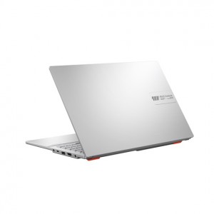ASUS VivoBook Go E1504FA-NJ429 - 15.6 FHD, AMD Ryzen 3-7320U, 8GB, 256GB SSD, AMD Radeon Graphics, FreeDOS, Ezüst Laptop