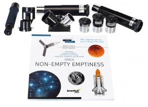 Discovery Spark 707 AZ teleszkóp Angol könyvvel