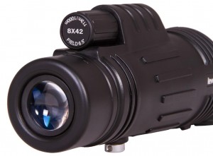 Levenhuk Atom 8x42 egyszemes távcső (74094)