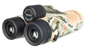 Levenhuk Camo 10x42 kétszemes távcső irányzékkal (Kéreg)