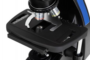 Levenhuk 870T biológiai trinokuláris mikroszkóp