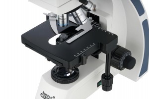 Levenhuk MED D40T Digitális Trinokuláris Mikroszkóp 16 MP kamerával, 40x-1000x (74006)