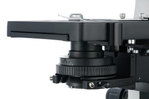 Levenhuk MED D40T Digitális Trinokuláris Mikroszkóp 16 MP kamerával, 40x-1000x (74006)