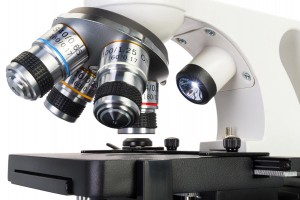 Discovery Atto Polar digitális mikroszkóp és könyv