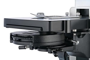 Levenhuk MED D45T LCD digitális trinokuláris mikroszkóp