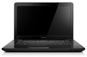 Lenovo Ideapad 15,6 HD LED Y560P - 59-070040